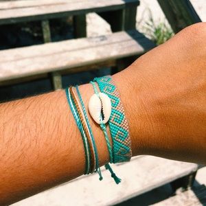 Wave thread bracelet